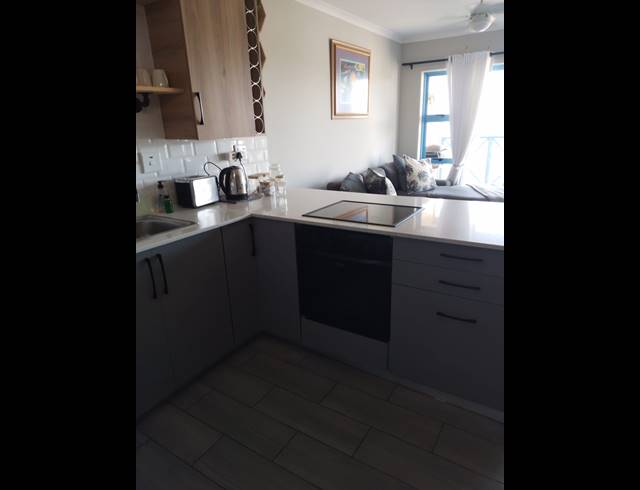 2 BEDROOM APARTMENT TO LET IN BALLITO CENTRAL